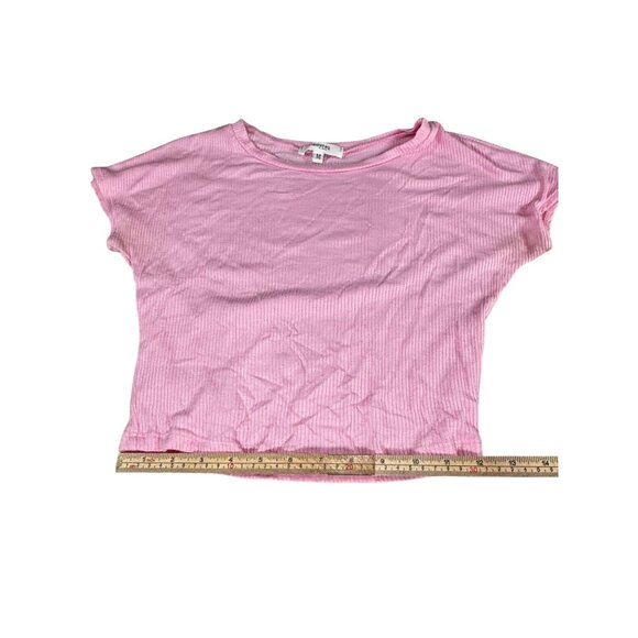 Pink Ribbed Short-Sleeve Cropped T-Shirt by Hashtag - Picture 7 of 8